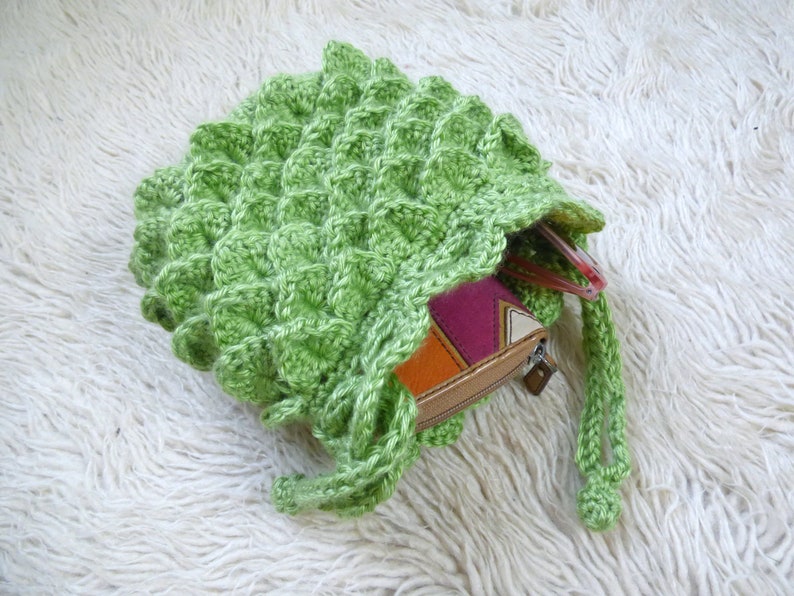 Crochet Purse Pattern: Wisteria Wristlet image 3