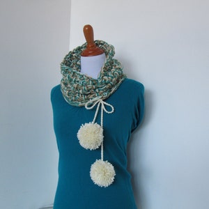 Crochet Cowl Pattern: Cheer Squad Cowl image 5