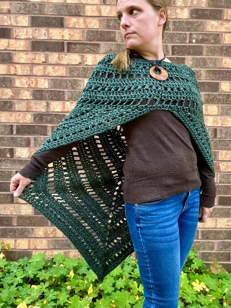 Crochet Shawl Pattern: Everest Shawl image 1