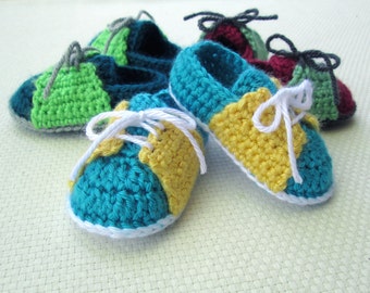 Modèle de chaussures de bébé au crochet : petites baskets