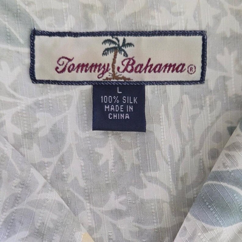 Camicia vintage Tommy Bahama 100% seta stile campeggio con stampa floreale tropicale, taglia L immagine 7