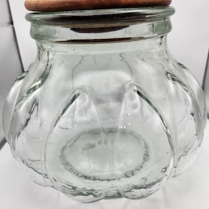 VTG Pier 1 clear glass potbelly jar | cookie jar | with wooden lid