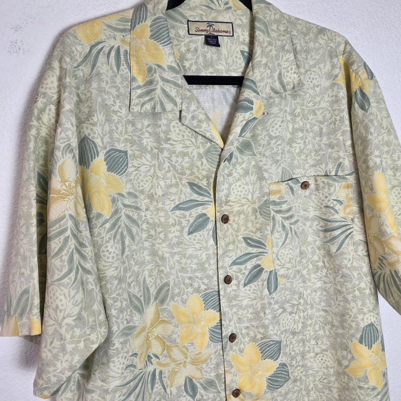 Camicia vintage Tommy Bahama 100% seta stile campeggio con stampa floreale tropicale, taglia L immagine 3