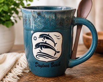 デイトナビーチのイルカをモチーフにした陶器製コーヒーマグカップとセラミックスプーン付き フロリダのお土産