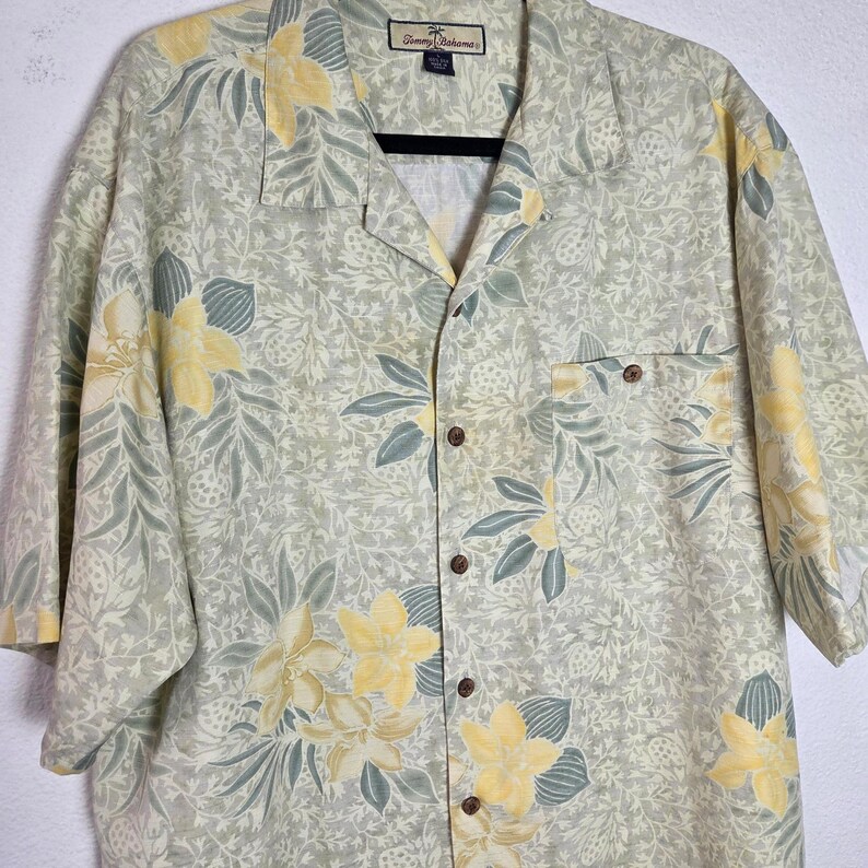 Camicia vintage Tommy Bahama 100% seta stile campeggio con stampa floreale tropicale, taglia L immagine 4