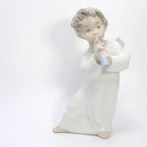 Lladro ANGEL with FLUTE - Model 4540 from the Lladro Angels Collection -  Excellent Condition