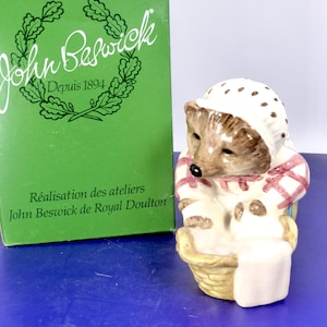 Beswick Beatrix Potter Mrs TIGGY-WINKLE WASHING Bp-10a