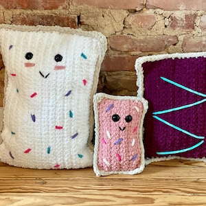Toaster Pastry Crochet Pattern, crochet pillow pattern, crochet pop tart pattern, crochet plushie pattern, crochet food