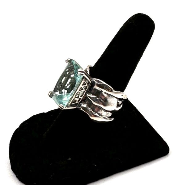 Silpada Retired Sterling Silver 925 Aqua Large Blue Glass Ring size 6.5, blue gem, statement ring