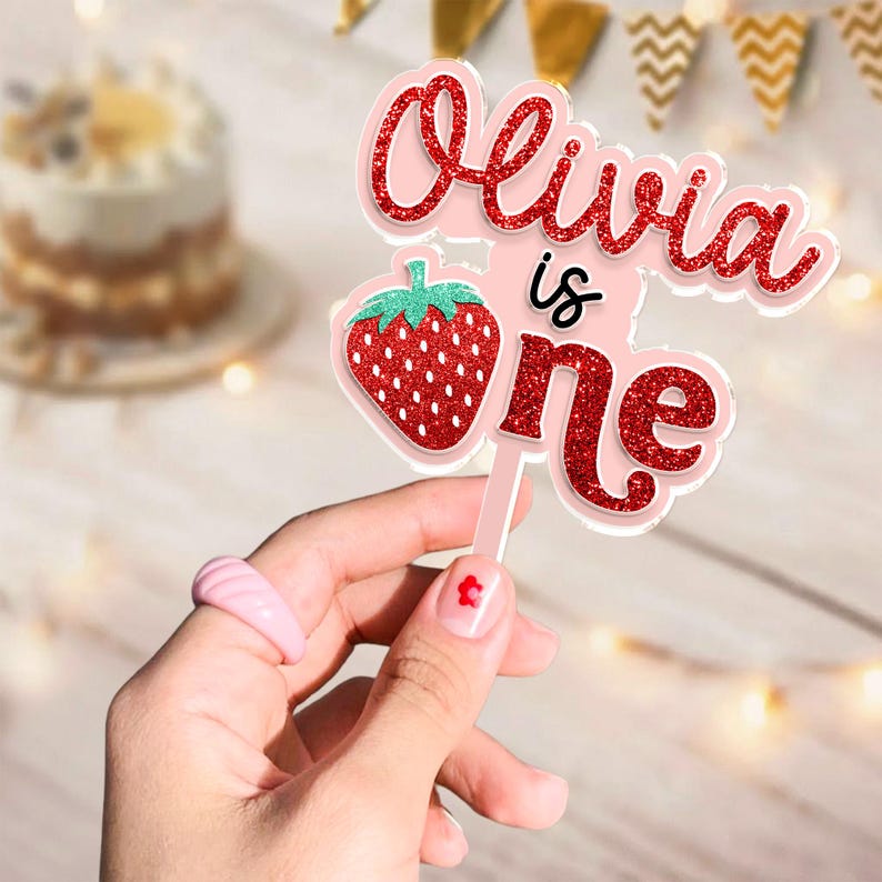 Adorno para tarta de primer cumpleaños personalizado con fresa, adorno para tarta de primer cumpleaños con bayas, decoración personalizada con nombre para el primer cumpleaños, decoración para fiesta de Sweet One imagen 2
