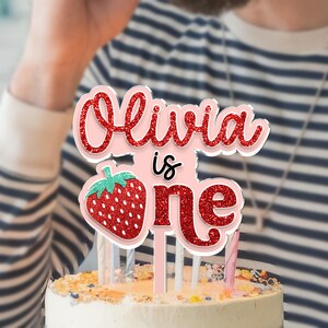 Adorno para tarta de primer cumpleaños personalizado con fresa, adorno para tarta de primer cumpleaños con bayas, decoración personalizada con nombre para el primer cumpleaños, decoración para fiesta de Sweet One imagen 6