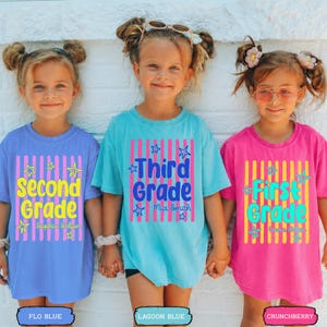 Custom Back to School Shirt for Girls, Retro Stripe Grade Level Shirt, First Day of School Tee, 1st Grade 2nd Grade Girl Tee, Kid Shirt bild 1