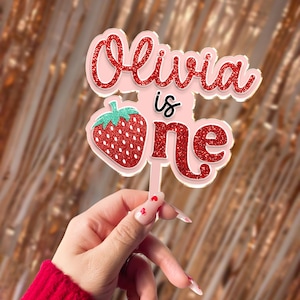 Adorno para tarta de primer cumpleaños personalizado con fresa, adorno para tarta de primer cumpleaños con bayas, decoración personalizada con nombre para el primer cumpleaños, decoración para fiesta de Sweet One imagen 3