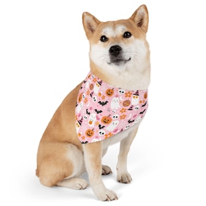 Pink Retro Ghost Print Pet Bandana Collar: Halloween Dog Accessory
