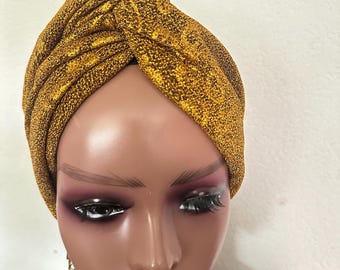 Turbante preatado: Cómodo turbante para mujer.