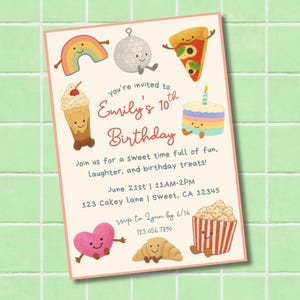 Könnte beinhalten: Geburtstagseinladung mit hellrosa Rand, mit Cartoon-Illustrationen eines Regenbogens, einer Discokugel, eines Pizzastücks, eines Eis, eines Kuchens, eines Herzens, eines Croissants und Popcorn. Der Text lautet "Emilys 10. Geburtstag".