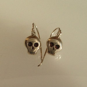 Lethe Skull Earrings image 1