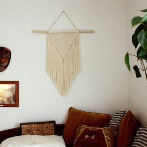 Easy Crochet Pattern, Wall Hanging, DIY, Digital Download