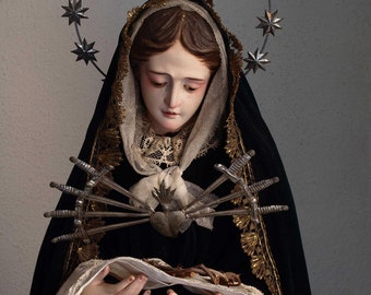Käfigpuppe „Unsere Liebe Frau der Sieben Schmerzen“, 83,5 cm (32,8 Zoll), Santos-Glasaugen, spanische Kolonial-Madonna-Statue, antike Statue, Spanien/H314