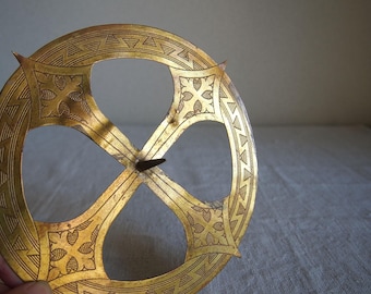 Vintage Kreuzförmiger Heiligenschein aus Messing, Durchmesser 7,8 Zoll, für Jesuskind-Statue, katholisches Christusfiguren-Reparaturteil, religiöse Metallarbeiten /328