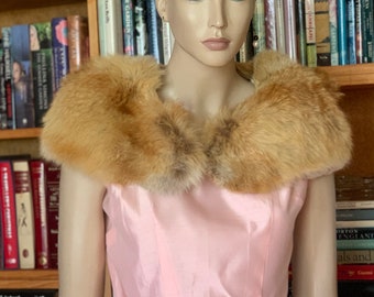 Fur cape / vintage / fox fur / 50’s / evening wear / cape / caplet / vintage fur / fifties