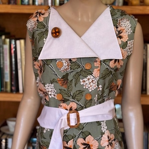 1930-talsstil Hawaiianskt tryckt pyjamas med bolero och brosch