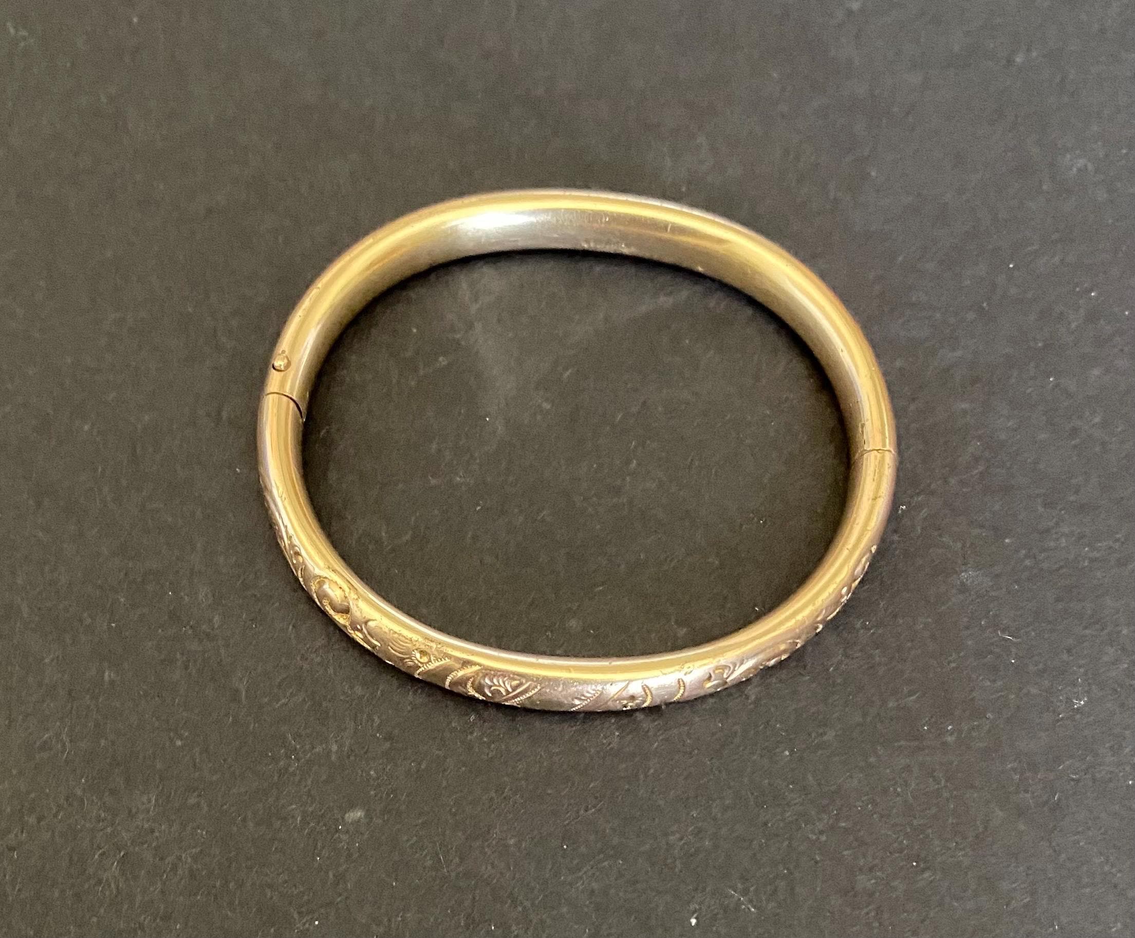 バングル　ゴールド　レディース　1/20 12k gf. Vintage 1/20 12K Gold Filled GF Signed BB Hinged Bangle