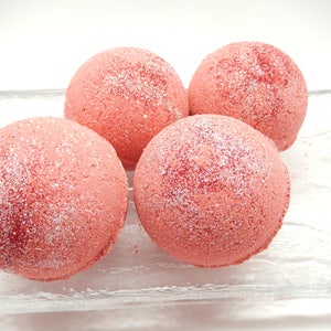 Vanilla and Sugar Bath Bomb, over 4 ounces, Bath Fizzy, Bath Bomb, Bath Melt, Large Bath Bomb