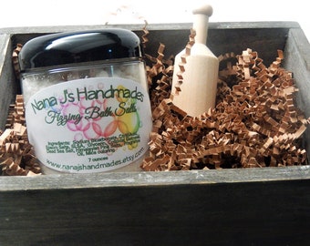 Fizzing Milk Bath Salts: Epsom Salt, Wooden Scoop (7 Ounces)