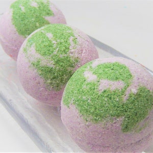 Lavender & Chamomile Large Bath Bomb, Bath Melt, 4 ounces, Large Bath Bomb, Bubble Bath Bomb, Embeds inside