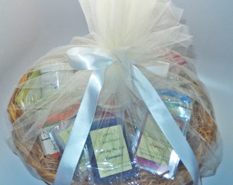 Bath and Body Gift Basket/Soap and Candle Gift Set/Homemade gift set/Spa Gift Basket,  FREE SHIPPING,