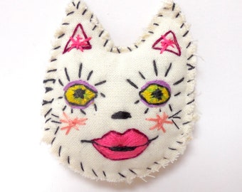 Glamorous kitty cat brooch 3