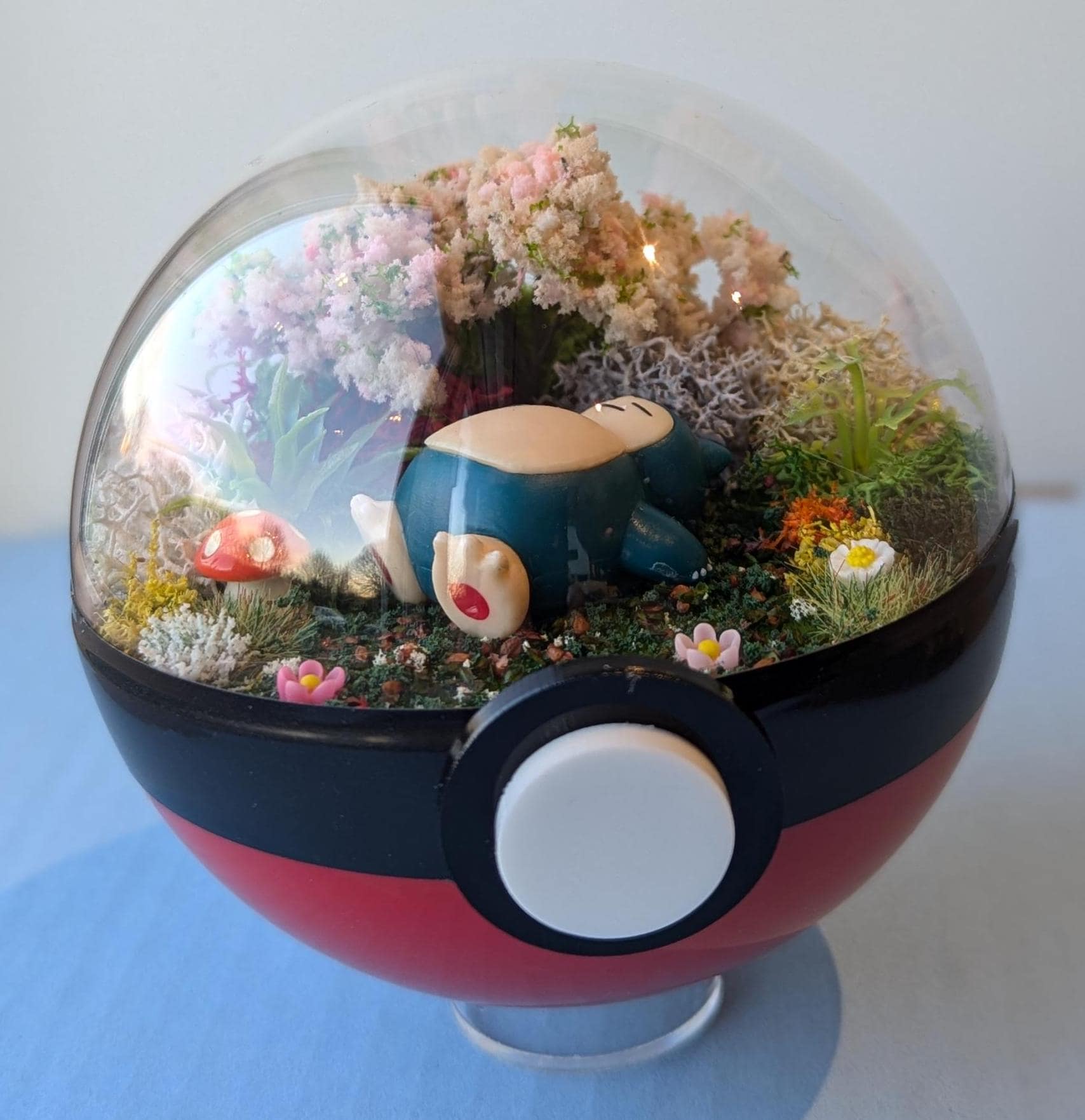 ポケモン　ジオラマ　モンスターボール　1998年　平成レトロ　レア カビゴンのモンスターボール型手作りポケモンテラリウム。手作り