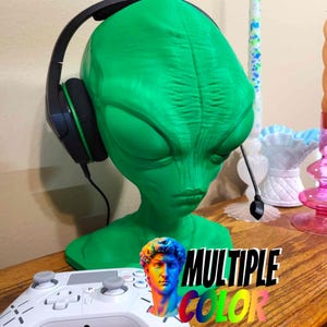 Alien Headphone Stand: Gaming Headset Holder with Hidden Compartment