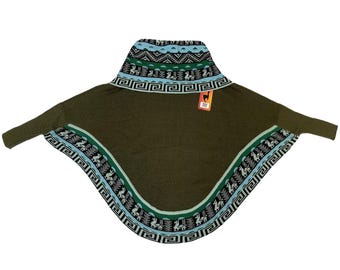 Poncho mantella verde tinta unita in alpaca andina fatto a mano da donna, taglia M