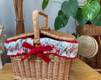 Handwoven wicker basket with lid and cotton liner, made from natural willow
