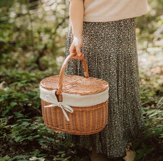 Wicker Natural Picnic Basket, Handmade Ecological Basket for Accessories, Elegant Light fabric with ribbon