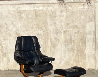Vintage Stressless Reno Recliner and Ottoman by Ekornes Norway Black Leather Lounge Chair Classic Base