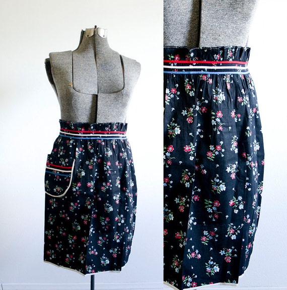 Vintage Half Apron / Kitchen Apron / Patriotic / F
