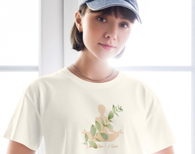 Women’s crop top "I breathe - I live"