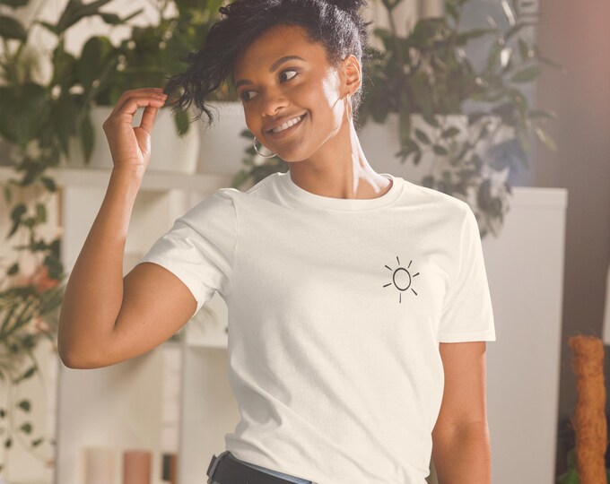 Short-Sleeve Unisex T-Shirt, T-Shirt Sun, Sun TShirt, Summer Shirt, Minimalist Boho t shirt, Celestial, Statement Shirt, Unisex