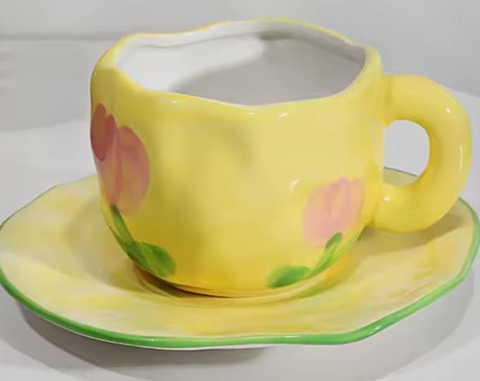 Hand-Painted Ceramic Mug with Saucer – Yellow Cup with Wavy Edge – Cute Gift for Mom – Whimsical Aesthetic – Cottagecore Vibes