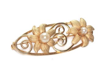 Cultured Pearl Oval Gold Tone Brooch: Flowers, Vintage