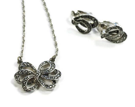 Avon Faux Marcasite Bow Necklace and Earrings Set… - image 8