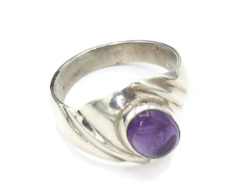 Modernist Amethyst Sterling Silver Ring: Sculpted Design, Size 9.5