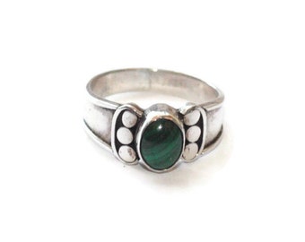 Malachite and Sterling Silver Ring Size 6 1/2 Vintage Retro Boho Southwestern