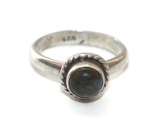 Labradorite and Sterling Silver Ring Bezel Set Gemstone Rope Edging Size 6.5 US