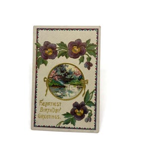 Carte postale d'anniversaire antique Fleurs mauves en relief Pensées de l'étang des cygnes