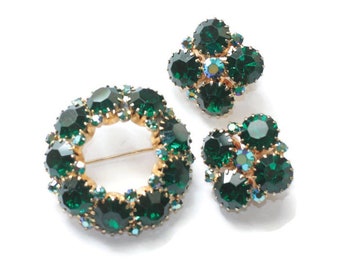 Green Rhinestone Circle Pin Clip On Earrings AB Rhinestone Accents Unsigned Weiss Vintage Set Holiday Gift