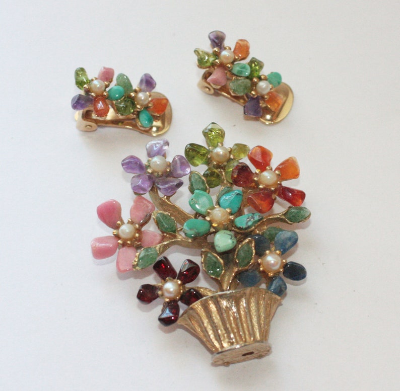 Swoboda Semi Precious Gemstone Brooch Flower Basket Pin Clip On Earrings Vintage Demi Parure